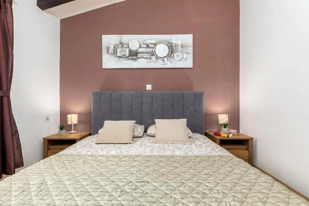 Apartment Mladenka Croazia