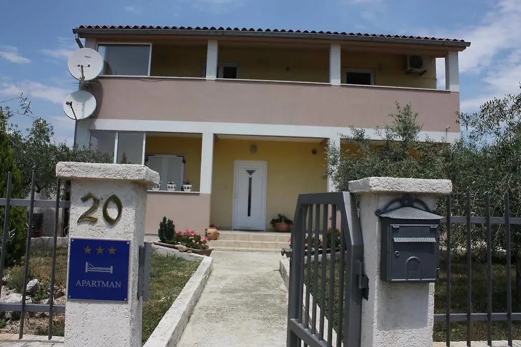 Apartment Mladenka