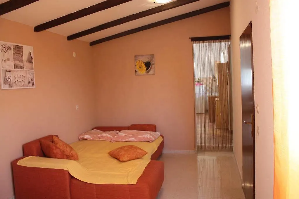 Apartment Mladenka