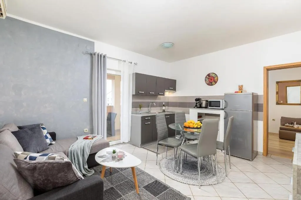 Apartment Mladenka Pula