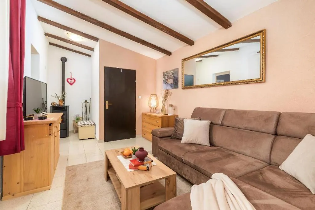 Apartment Mladenka Croatia