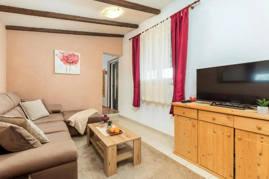 Apartment Mladenka