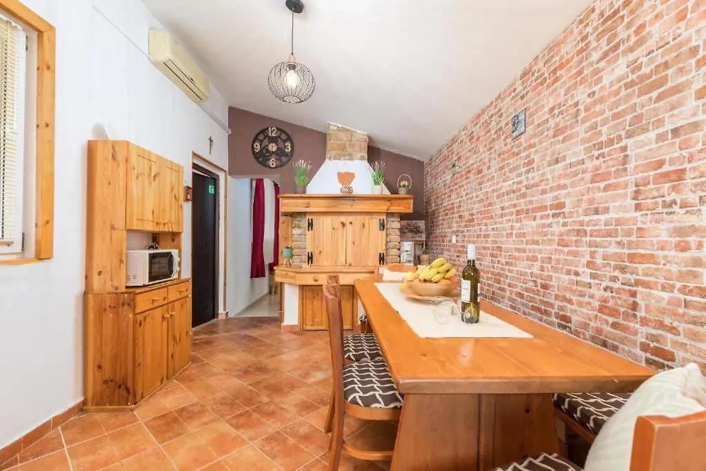 Apartment Mladenka