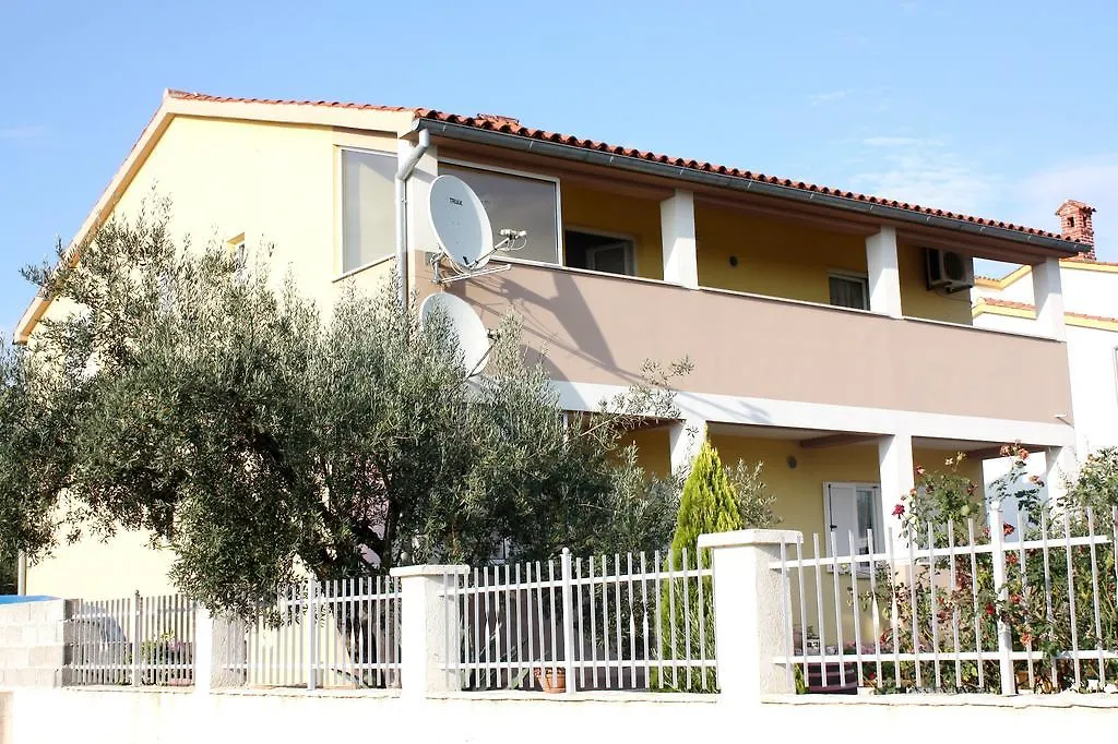Apartment Mladenka 0*, Pula Croatia