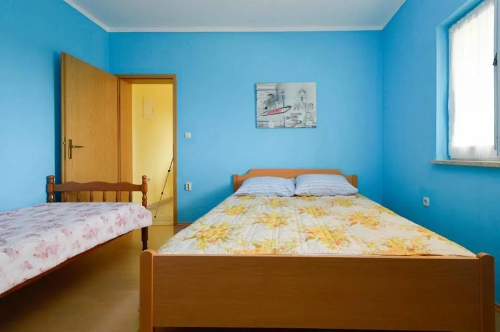 Apartment Mladenka 0*, Pula