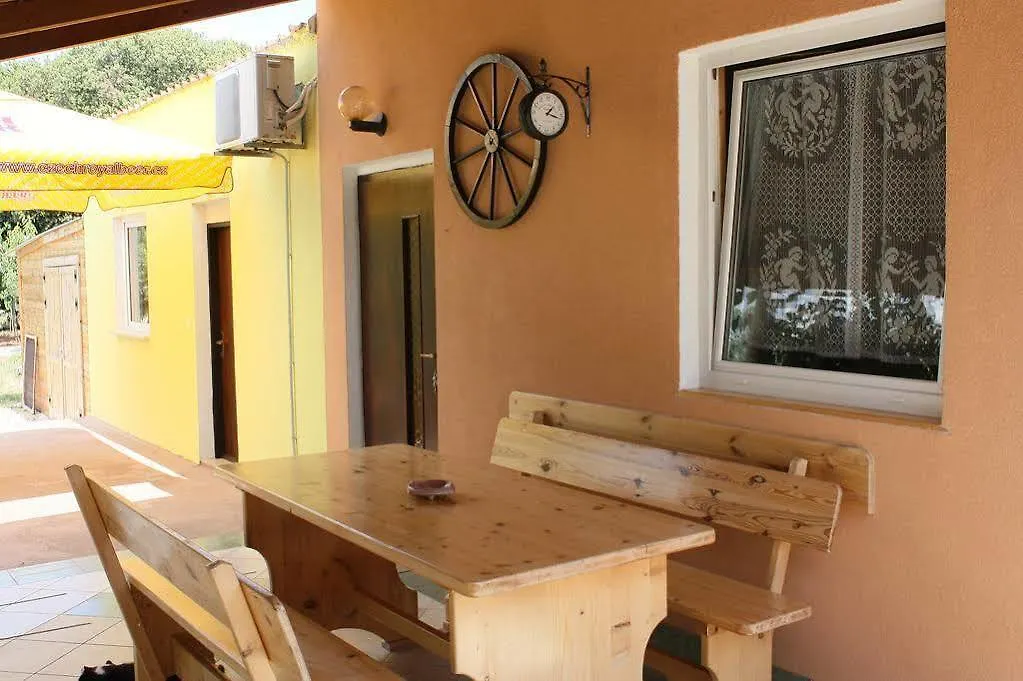 Apartment Mladenka 0*, Pula Croatia