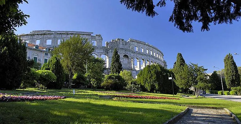Apartment Mladenka