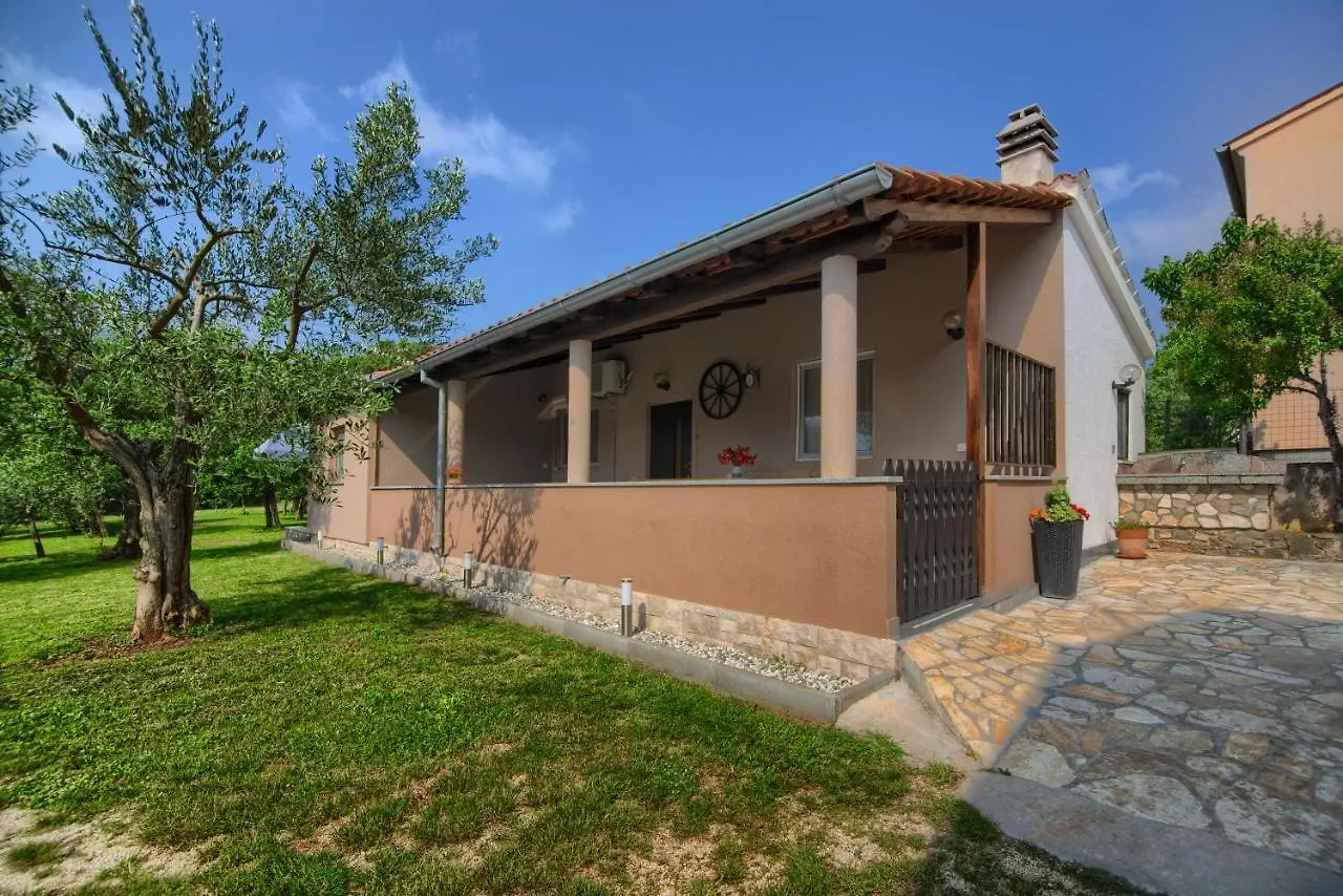 Apartment Mladenka Pula