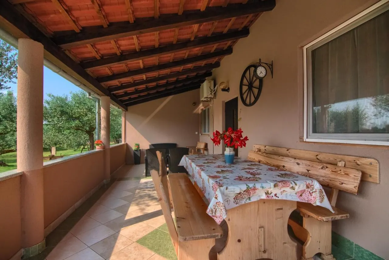 Apartment Mladenka