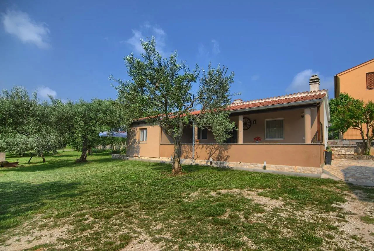 Apartment Mladenka 0*, Pula Croatia